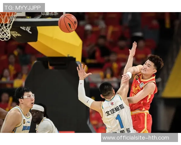 2014年CBA辽宁队与新疆队激战回顾精彩瞬间与赛季亮点分析